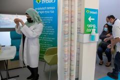 Κορονοϊός: Πόσο αυξάνει τα αντισώματα η τέταρτη δόση του εμβολίου. Τι δείχνει ισραηλινή μελέτη