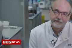Δημιουργός του AstraZeneca: Δεν μπορούμε να εμβολιάζουμε τον πλανήτη κάθε τέσσερις μήνες