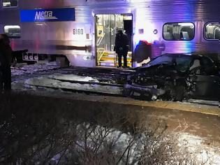 Φωτογραφία για ΗΠΑ: 2 τραυματίες μετά από σύγκρουση τρένου με αυτοκίνητο στο προάστιο Glencoe του Σικάγου.