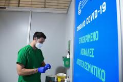 Υποχρεωτικός εμβολιασμός: «Παγώνει» για λίγες ημέρες για τους άνω των 50 – Τι μελετά η κυβέρνηση
