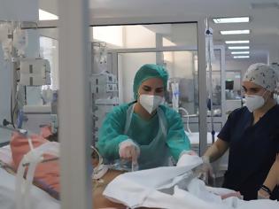 Φωτογραφία για Νοσοκομείο «Ευαγγελισμός»: Τριπλά εμβολιασμένος γιατρός νόσησε δύο φορές - «Αισχρό το πρωτόκολλο καραντίνας»