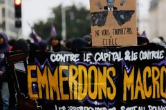 «Εμείς θα σε τσαντίσουμε» -Χιλιάδες αντιεμβολιαστές διαδήλωσαν στη Γαλλία κατά του Μακρόν