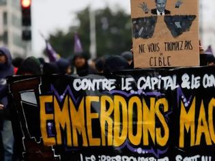 Φωτογραφία για «Εμείς θα σε τσαντίσουμε» -Χιλιάδες αντιεμβολιαστές διαδήλωσαν στη Γαλλία κατά του Μακρόν