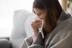 Μελέτη δείχνει ότι το κοινό κρυολόγημα μπορεί να προσφέρει «κάποια προστασία» στον κορονοϊό