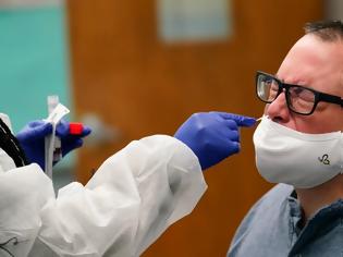 Φωτογραφία για Προειδοποίηση FDA για τα self test: Μην τα χρησιμοποιείτε στον λαιμό αντί για τη μύτη