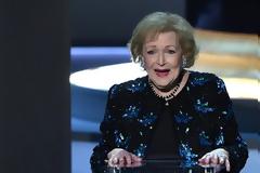 Μπέτι Γουάιτ: Ανακοινώθηκε η αιτία θανάτου της αγαπημένης ηθοποιού