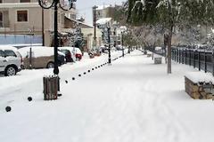 Φλώρινα: Πολλαπλά μέτωπα με ισχυρούς μετασεισμούς, 30 πόντους χιόνι και πολλά κρούσματα