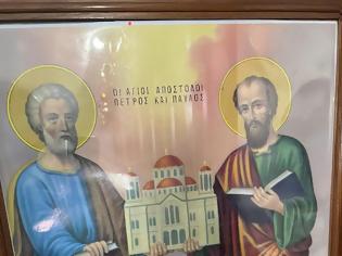 Φωτογραφία για Θεία Λειτουργία των Αγίων Αποστόλων Πέτρου και Παύλου στο εξωκλήσι της κοινότητας Αετόπετρας δήμου Θέρμου .