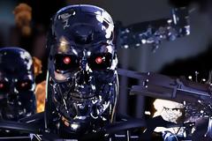 H A.I. ΕΠΕΣΕ ΣΤΑ ΧΕΡΙΑ ΤΟΥ ΣΤΡΑΤΟΥ ΚΑΙ ΘΥΜΙΖΕΙ TERMINATOR....