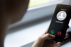 ΝΕΑ ΤΗΛΕΦΩΝΙΚΗ ΑΠΑΤΗ ΜΕ ΔΟΛΩΜΑ ΔΗΘΕΝ ΤΡΑΠΕΖΕΣ ΠΡΟΚΑΛΕΙ ΑΝΗΣΥΧΙΑ ΣΤΗΝ ΕΛΛΑΔΑ