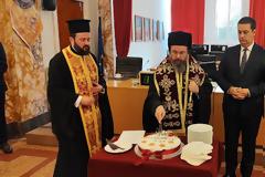 Δήμος Αγρινίου: Η κοπή της Πρωτοχρονιάτικης Βασιλόπιτας στην αίθουσα συνεδριάσεων του Δημοτικού Συμβουλίου