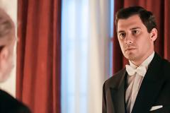 Ο Ορφέας Γαζής επιστρέφει στο GRAND HOTEL για να διεκδικήσει όσα θεωρεί ότι του χρωστά η οικογένεια