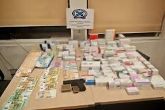 ΕΟΠΥΥ: Κατηγορούνται συνολικά 16 άτομα, γιατροί, φαρμακοποιοί και ένας λογιστής για παράνομες συνταγογραφήσεις – Κατασχέθηκαν 4.550 σκευάσματα