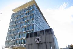 ΠΟΥ: Περικοπές δαπανών με φόντο την αποχώρηση των ΗΠΑ