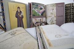 13597 - Αφιερωμένο στα 200 χρόνια από την Ελληνική Επανάσταση, το Βατοπαιδινό ημερολόγιο του 2021