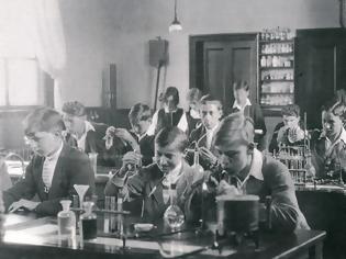 Φωτογραφία για Ντόροθι Χότζκιν : Η ζωή και το έργο μιας πρωτοπόρου επιστήμονα
