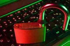 ΤΕΡΑΣΤΙΑ ΒΑΣΗ ΔΕΔΟΜΕΝΩΝ ΕΚΑΤΟΜΜΥΡΙΩΝ ΧΡΗΣΤΩΝ INTERNET ΑΠΕΙΛΕΙ ΤΗΝ ΑΣΦΑΛΕΙΑ