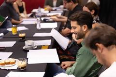 «Γιατί ρε πατέρα;»: Μία κηδεία, τρία αδέρφια και τρία εκατομμύρια ευρώ. Τι μπορεί να πάει στραβά;  - Η πρώτη ανάγνωση της νέας ανατρεπτικής κωμωδίας του ΑΝΤ1