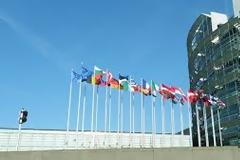 Ν. Παπανδρέου – Δ. Τσιόδρας: Κίνδυνος για υγεία και εφοδιασμό από τους δασμούς ΗΠΑ σε φαρμακευτικά προϊόντα