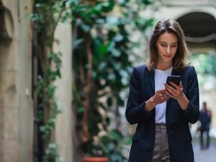 Φωτογραφία για ΠΟΙΕΣ ΕΦΑΡΜΟΓΕΣ ΚΑΙ ΠΩΣ ΣΕ ΠΑΡΑΚΟΛΟΥΘΟΥΝ ΠΑΝΤΟΥ ΜΕ ΤΟ ΚΙΝΗΤΟ