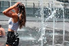 Καύσωνας διαρκείας μέχρι την Κυριακή σε όλη τη χώρα - Οδηγίες από την Πολιτική Προστασία