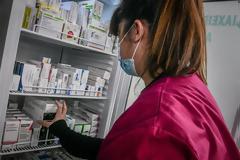 ΕΟΠΥΥ: Μετατίθεται η διάθεση ακριβών φαρμάκων από ιδιωτικά φαρμακεία, παρά τις διαβεβαιώσεις για καλοκαίρι