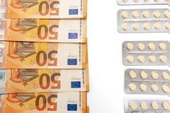 ΚΥΑ: Κατανομή της φαρμακευτικής δαπάνης του ΕΟΠΥΥ για το 2025 – Στα 2,2 δις ευρώ ο κλειστός προϋπολογισμός