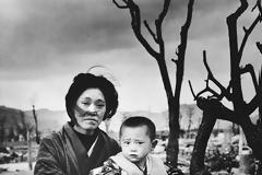 Χιροσίμα. Το παιδί και η μητέρα