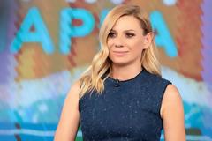 «Θρίλερ για το τηλεοπτικό μέλλον της Κατερίνας Καραβάτου» - Mega και ΑΝΤ1 “μονομαχούν”