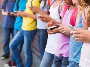 Φωτογραφία για ΣΕ ΠΟΙΑ ΗΛΙΚΙΑ ΤΑ ΠΑΙΔΙΑ ΠΡΕΠΕΙ ΝΑ ΑΠΟΚΤΟΥΝ SMARTPHONE ΓΙΑ ΝΑ ΜΗΝ ΕΧΟΥΝ ΠΡΟΒΛΗΜΑΤΑ ΨΥΧΙΚΗΣ ΥΓΕΙΑΣ