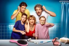 Τρομεροί γονείς: Δείτε τα teaser της νέας οικογενειακής κωμικής σειράς του Alpha