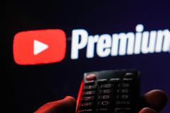 YouTube Premium ΒΑΖΕΙ ΦΡΑΓΜΟ ΣΕ ΟΙΚΟΓΕΝΕΙΑΚΟ ΜΟΙΡΑΣΜΑ- ΟΙ ΔΙΑΦΗΜΙΣΕΙΣ ΒΟΜΒΑΡΔΙΖΟΥΝ ΑΠΛΟΥΣ ΡΗΣΤΕΣ
