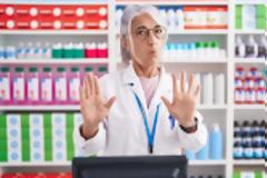 Δικαστική υπόθεση για φαρμακοποιό που επικαλέστηκε θρησκευτικές πεποιθήσεις σε συνταγές αλλαγής φύλου