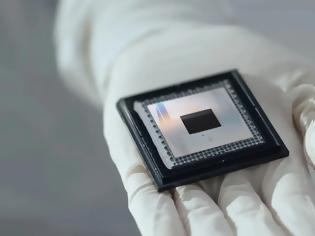 Φωτογραφία για ΚΒΑΝΤΙΚΟ CHIP ΤΗΣ GOOGLE ΑΠΟΚΑΛΥΠΤΕΙ ΝΕΑ ΜΟΡΦΗ ΥΛΗΣ ΚΑΙ ΙΣΩΣ ΟΤΙ ΖΟΥΜΕ ΣΕ ΠΟΛΥΣΥΜΠΑΝ