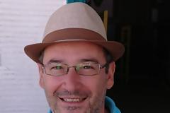 Χ. Βόλος:Η Φυσική στην Κοινωνία: Προβλήματα και μια Νέα Στρατηγική Προσέγγισης