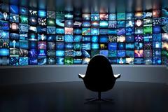 Η ψευδαίσθηση ποιότητας της ξένης showbiz στην ελληνική τηλεόραση