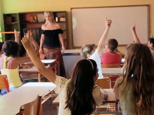 Φωτογραφία για Όταν οι γονείς «μοιράζουν» απειλές και αναφορές και οι δάσκαλοι γίνονται αποδιοπομπαίοι τράγοι