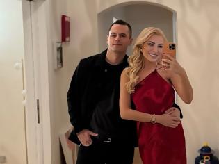 Φωτογραφία για Έτσι ανακοίνωσε η Κατερίνα Καινούργιου την εγκυμοσύνη της - Δείτε φωτογραφίες