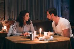 «GRAND HOTEL»: Ο Πέτρος δεν έχει λάβει απάντηση από την Αλίκη και μπαίνει σε μεγάλη ανησυχία