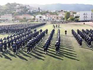 Φωτογραφία για «Όταν οι γιοι διασήμων “προλαβαίνουν” το Ναυτικό»