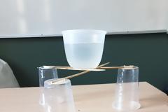 Πείραμα:  Το ποτήρι κάνει Γιόγκα