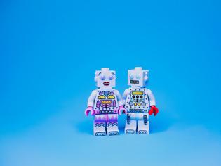 Φωτογραφία για ΤΑ chatbot ΔΕΝ ΜΠΟΡΟΥΝ ΜΕ ΤΕΝΗΤΗ ΝΟΗΜΟΣΥΝΗ ΝΑ ΓΙΝΟΥΝ ΦΙΛΟΙ Ή ΣΥΝΤΡΟΦΟΙ