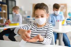 Γρίπη: Αγωνία για την πτώση της θερμοκρασίας και το άνοιγμα των σχολείων – Πότε έρχεται το πικ και η ύφεση