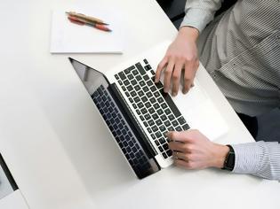 Φωτογραφία για Η...ΑΥΤΟΚΡΑΤΟΡΙΑ ΤΩΝ PC ΑΝΤΕΠΙΤΙΘΕΤΑΙ ΣΤΗΝ ΑΝΑΜΕΤΡΗΣΗ ΜΕ ΤΑ LAPTOP