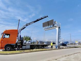 Φωτογραφία για Θανάσης Μαυρομμάτης  Τοποθέτηση πινακίδων μεταβλητών μηνυμάτων στο Αγρίνιο και στο Μεσολόγγι