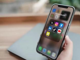 Φωτογραφία για ΜΠΑΙΝΕΙ ΜΠΛΟΚΟ ΣΤΑ SOCIAL MEDIA ΓΙΑ ΑΝΗΛΙΚΟΥΣ ΣΤΗΝ ΕΛΛΑΔΑ