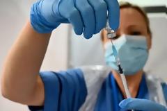 Επιμένουν στα χαμηλά ποσοστά εμβολιασμών οι υγειονομικοί παρά τη μικρή αύξηση