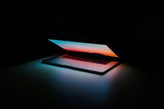 ΝΙΩΘΟΥΝ ΑΣΦΑΛΕΙΣ ΟΙ ΕΛΛΗΝΕΣ ΣΤΟ INTERNET ΜΕ ΤΗΝ ΜΑΧΗ ΓΙΑ ΤΑ ΠΡΟΣΩΠΙΚΑ ΔΕΔΟΜΕΝΑ;