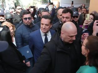 Φωτογραφία για Μαζεύουν υπογραφές – λέει – για να φύγει ο Άδωνις Γεωργιάδης από το Υπουργείο Υγείας