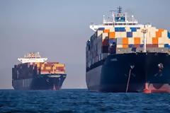 Φόβοι για χάος στη ναυτιλία - Πάνω από 600 πλοία μεταφοράς κοντέινερ ψάχνουν... λιμάνι